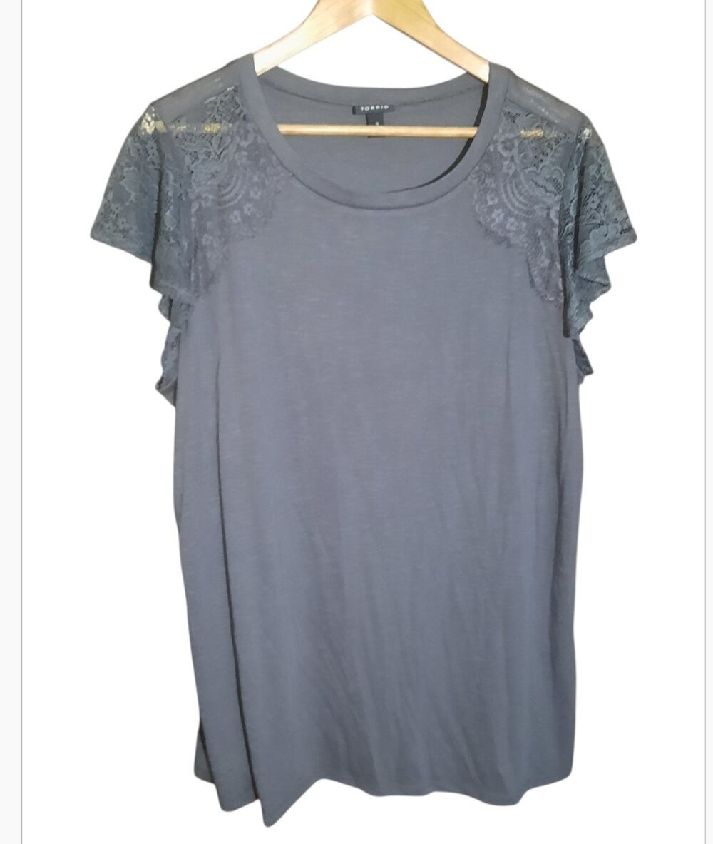 Torrid Womens Gray Short Knit Top Lace Shoulder And Cap Sleeve Detail Size 2
